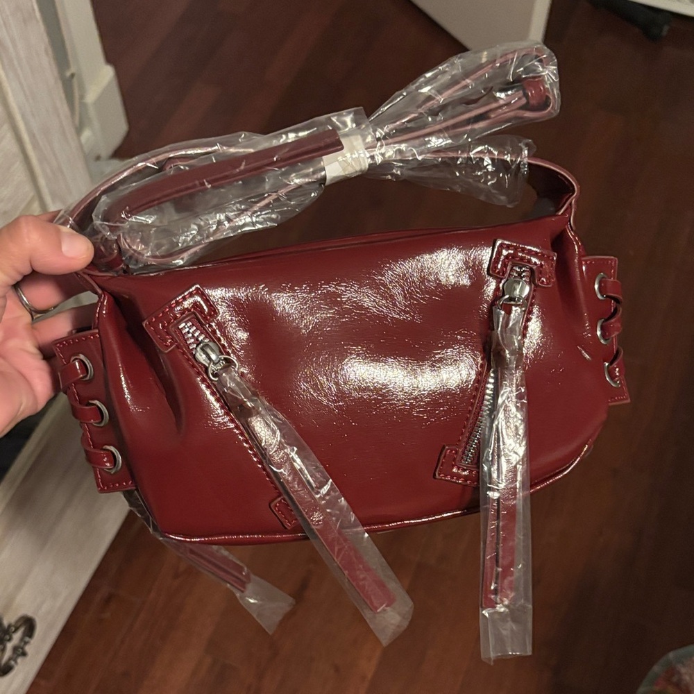 Fashion Nova Burgundy Crossbody Handbag NEW - Picture 3 of 5